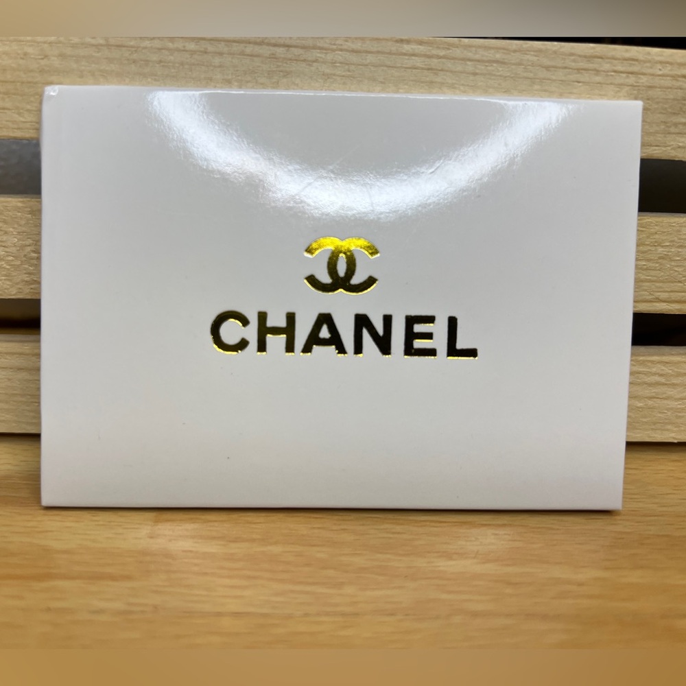 Chanel GWP Light Pink Mirror with card case - Picture 2 of 5